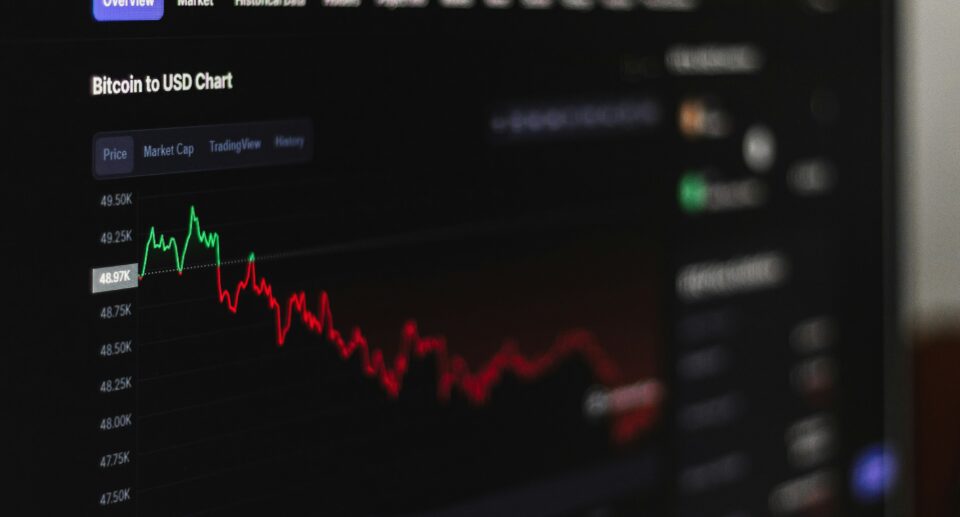 The Role of AI in Cryptocurrency: Smarter Trading and Security